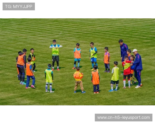 足球青训是否在营养指导上引入专业干预系统，足球青训训练内容